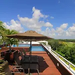 Nick Price Luxury 2 Bedroom Apartment By Spot Rentals